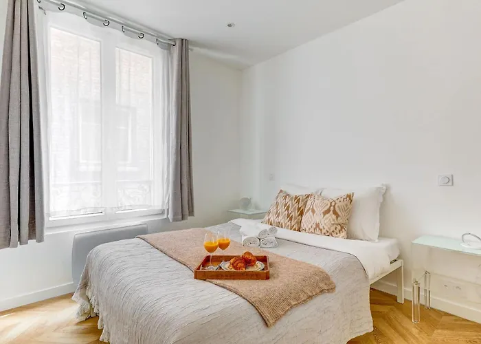 Eiffel Tower & Champ De Mars - 1br - Vacation * Paris