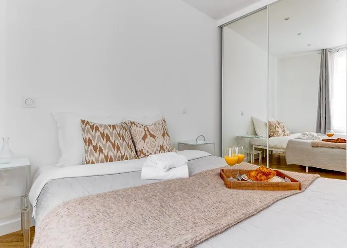 Eiffel Tower & Champ De Mars - 1br - Vacation * Paris