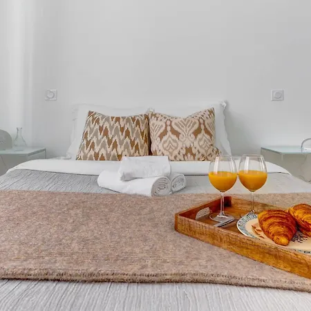 Eiffel Tower & Champ De Mars - 1br - Vacation Paris